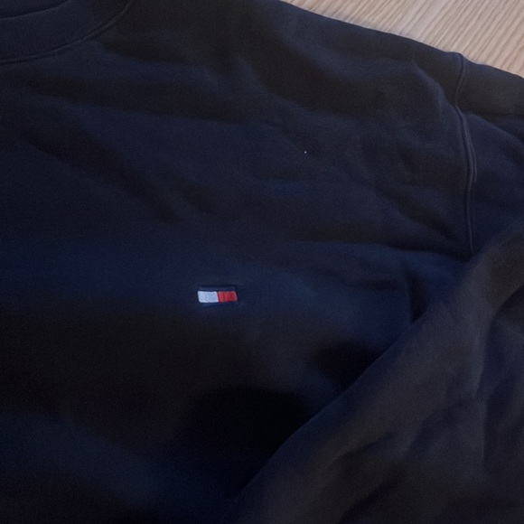 Tommy Hilfiger Crewneck - Picture 2 of 3